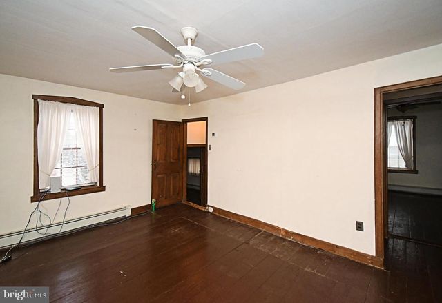 1528 HILLTOWN PIKE, Hilltown, PA 18927