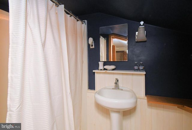 1528 HILLTOWN PIKE, Hilltown, PA 18927