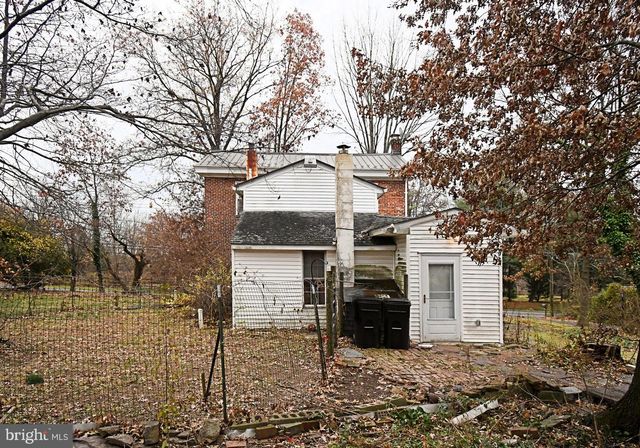 1528 HILLTOWN PIKE, Hilltown, PA 18927