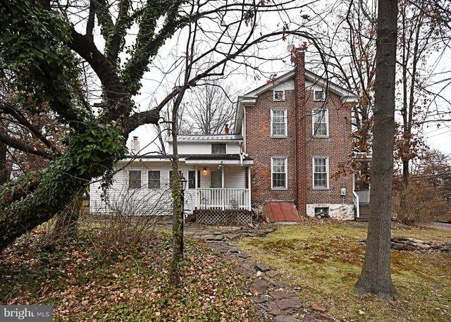 1528 HILLTOWN PIKE, Hilltown, PA 18927