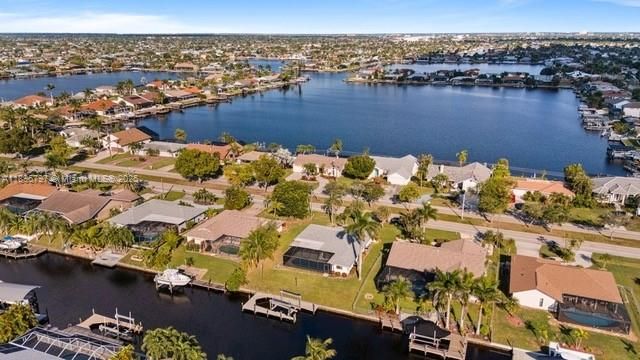 5024 Skyline Blvd, Cape Coral, FL 33914
