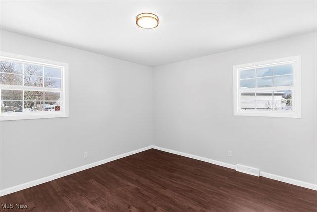 111 Bassett Lane, Youngstown, OH 44505