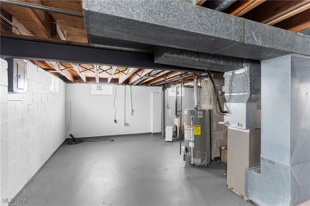 111 Bassett Lane, Youngstown, OH 44505