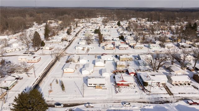 111 Bassett Lane, Youngstown, OH 44505