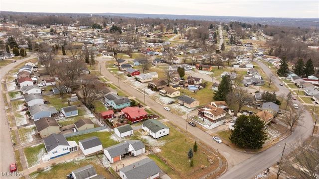 111 Bassett Lane, Youngstown, OH 44505