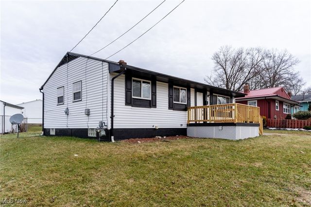 111 Bassett Lane, Youngstown, OH 44505