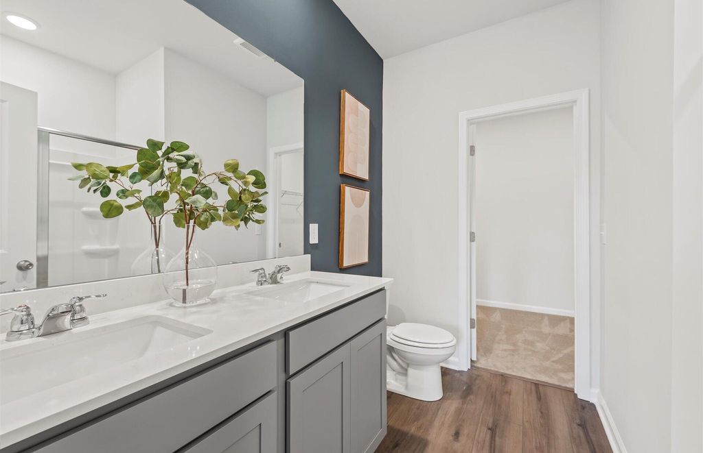 Image 14 of property listing at 836 Meadowbrook Lane, Summerville, SC 29486