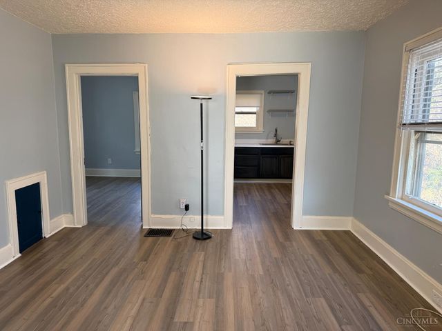 20 Glenwood Avenue, Cincinnati, OH 45217