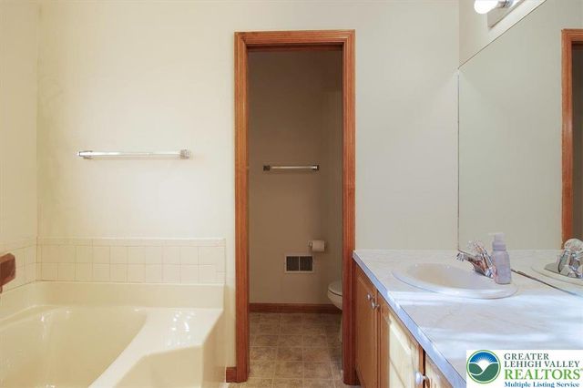 4938 Pine Ridge Drive, Lehman Twp, PA 18324