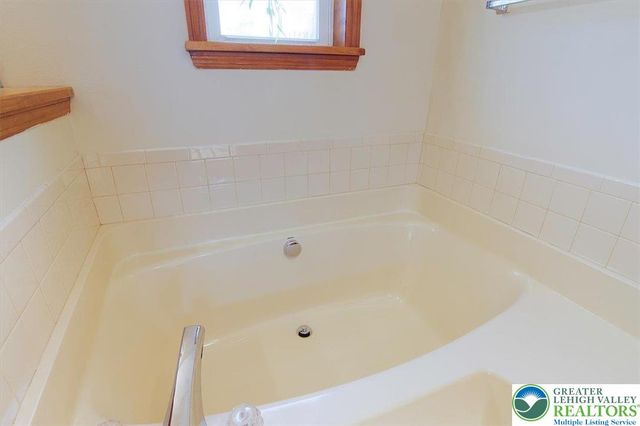 4938 Pine Ridge Drive, Lehman Twp, PA 18324