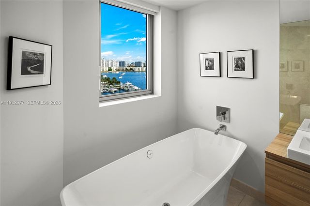 17111 Biscayne Blvd 803, North Miami Beach, FL 33160