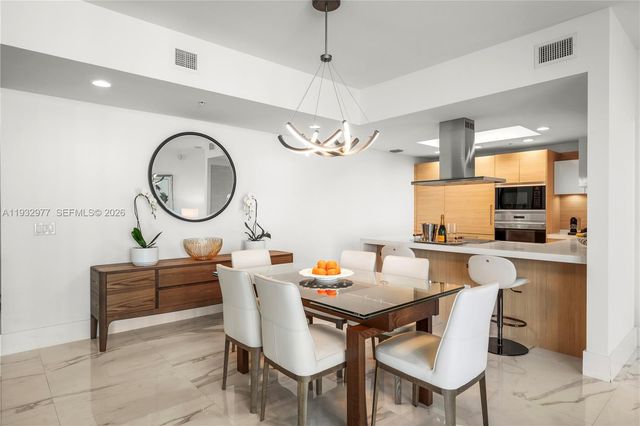 17111 Biscayne Blvd 803, North Miami Beach, FL 33160