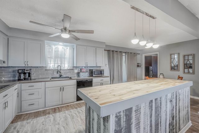 22 Narragansett Place, Sherwood, AR 72120