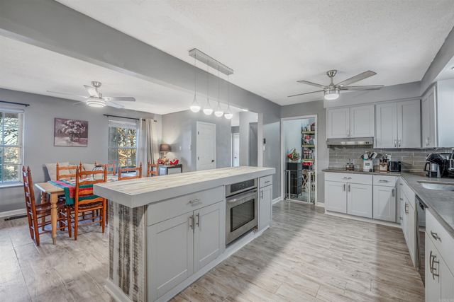 22 Narragansett Place, Sherwood, AR 72120