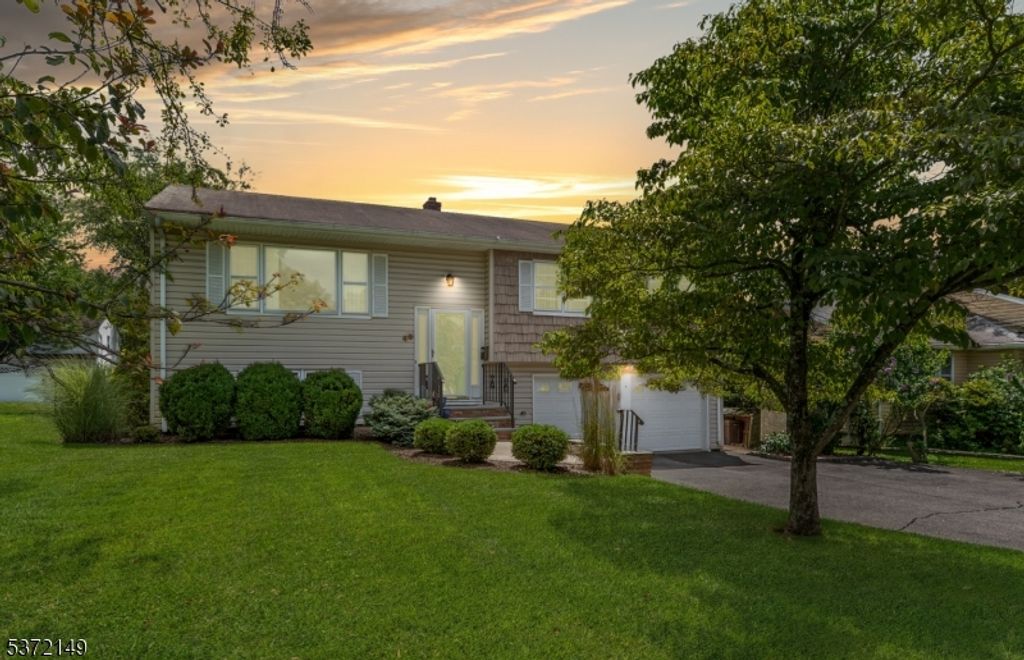 46 Mccall Ave, Livingston Twp., NJ 07039