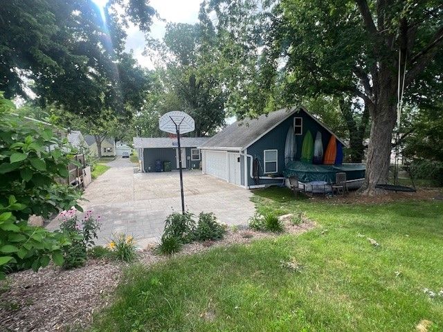 1611 Douglas Avenue, Ames, IA 50010