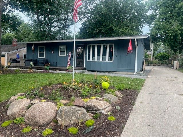 1611 Douglas Avenue, Ames, IA 50010