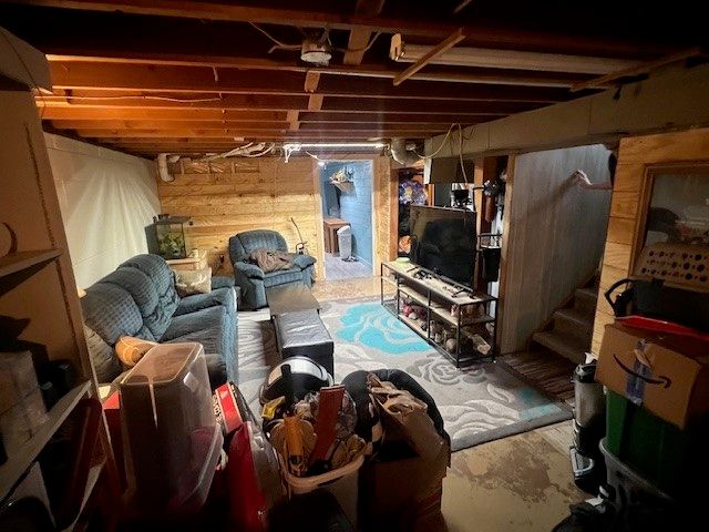 1611 Douglas Avenue, Ames, IA 50010