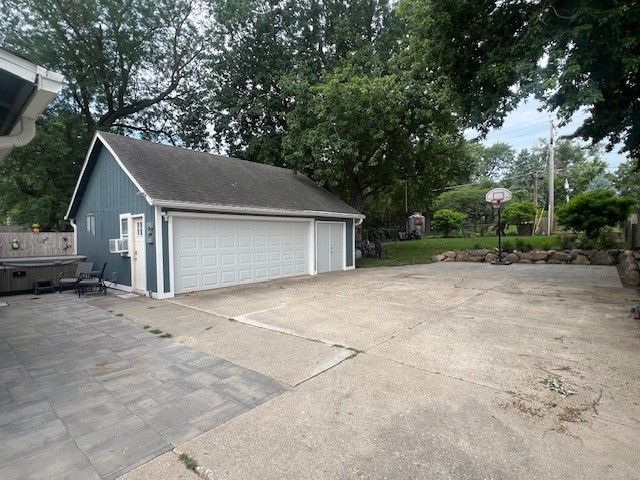 1611 Douglas Avenue, Ames, IA 50010