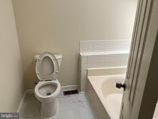 13428 ORANGEWOOD DR, Woodbridge, VA 22193