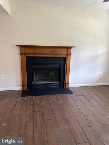 13428 ORANGEWOOD DR, Woodbridge, VA 22193