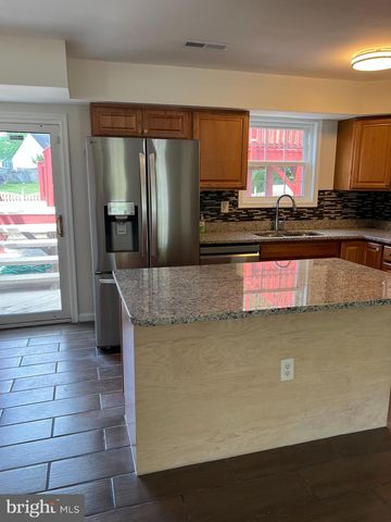 13428 ORANGEWOOD DR, Woodbridge, VA 22193