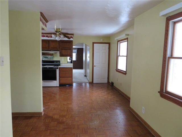 2888 Maple St, Bethel Park, PA 15102