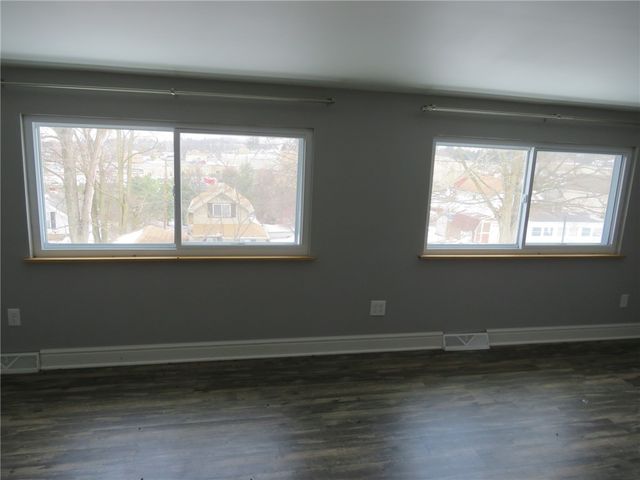 2888 Maple St, Bethel Park, PA 15102