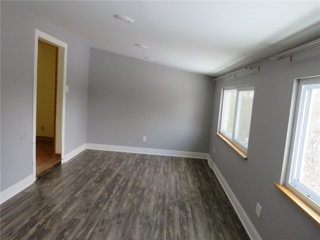 2888 Maple St, Bethel Park, PA 15102