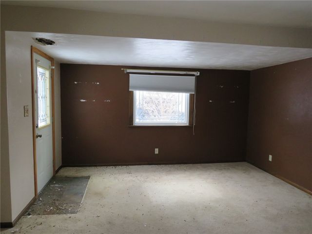 2888 Maple St, Bethel Park, PA 15102