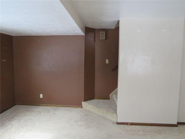 2888 Maple St, Bethel Park, PA 15102