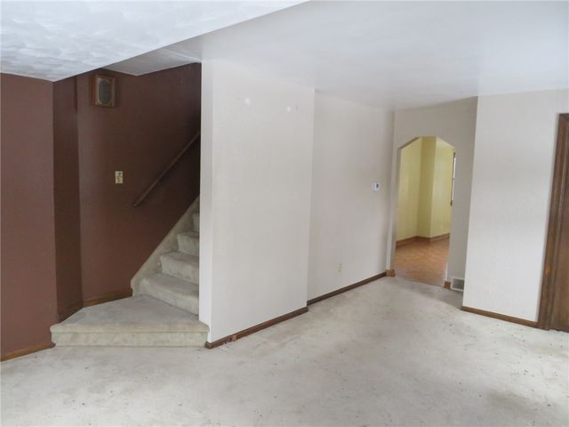 2888 Maple St, Bethel Park, PA 15102