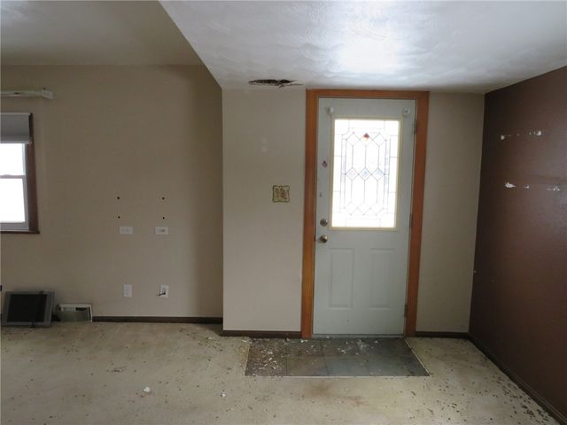 2888 Maple St, Bethel Park, PA 15102