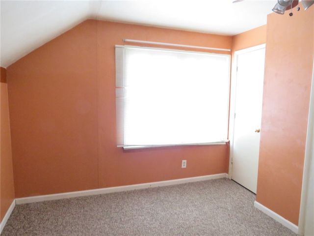 2888 Maple St, Bethel Park, PA 15102