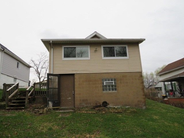 2888 Maple St, Bethel Park, PA 15102