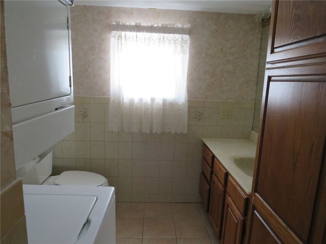 2888 Maple St, Bethel Park, PA 15102