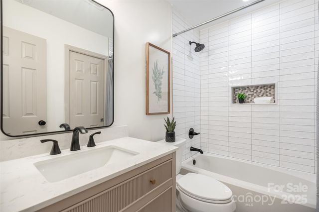 7802 Renaissance Court B, Charlotte, NC 28226