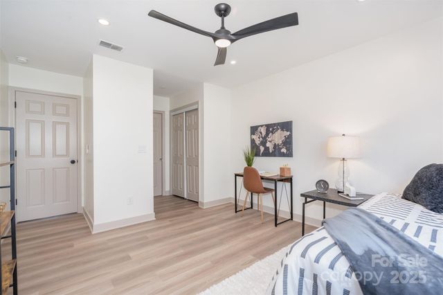 7802 Renaissance Court B, Charlotte, NC 28226