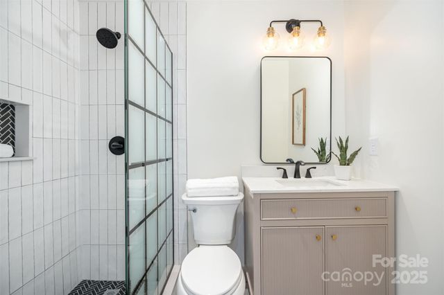 7802 Renaissance Court B, Charlotte, NC 28226