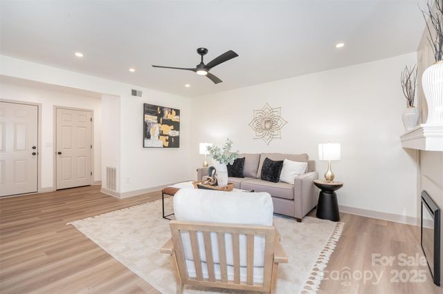 7802 Renaissance Court B, Charlotte, NC 28226