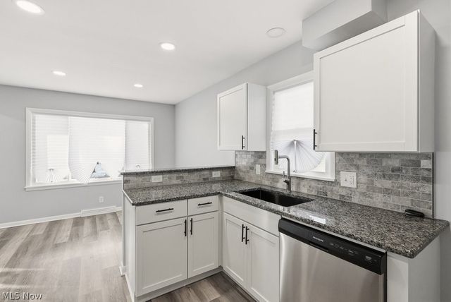 801 Triplett Boulevard, Akron, OH 44306