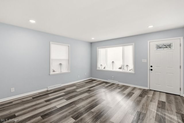 801 Triplett Boulevard, Akron, OH 44306