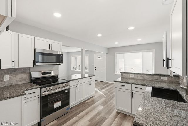 801 Triplett Boulevard, Akron, OH 44306