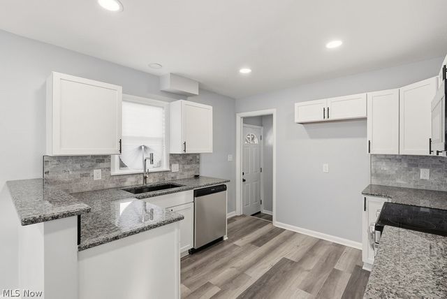 801 Triplett Boulevard, Akron, OH 44306