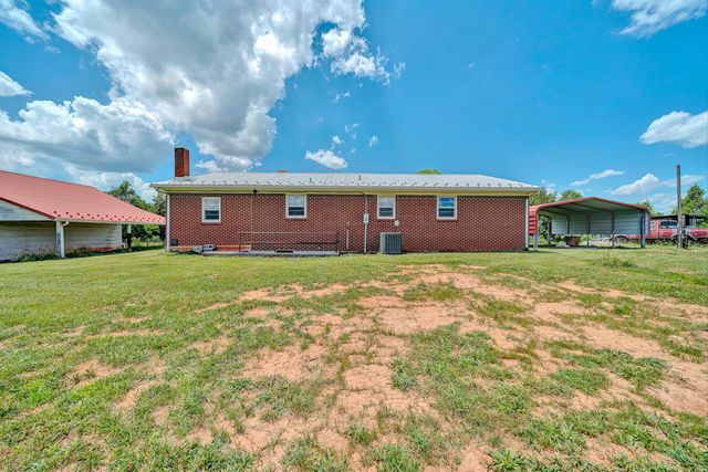 1366 Ashpone Tavern RD, Rocky Mount, VA 24151