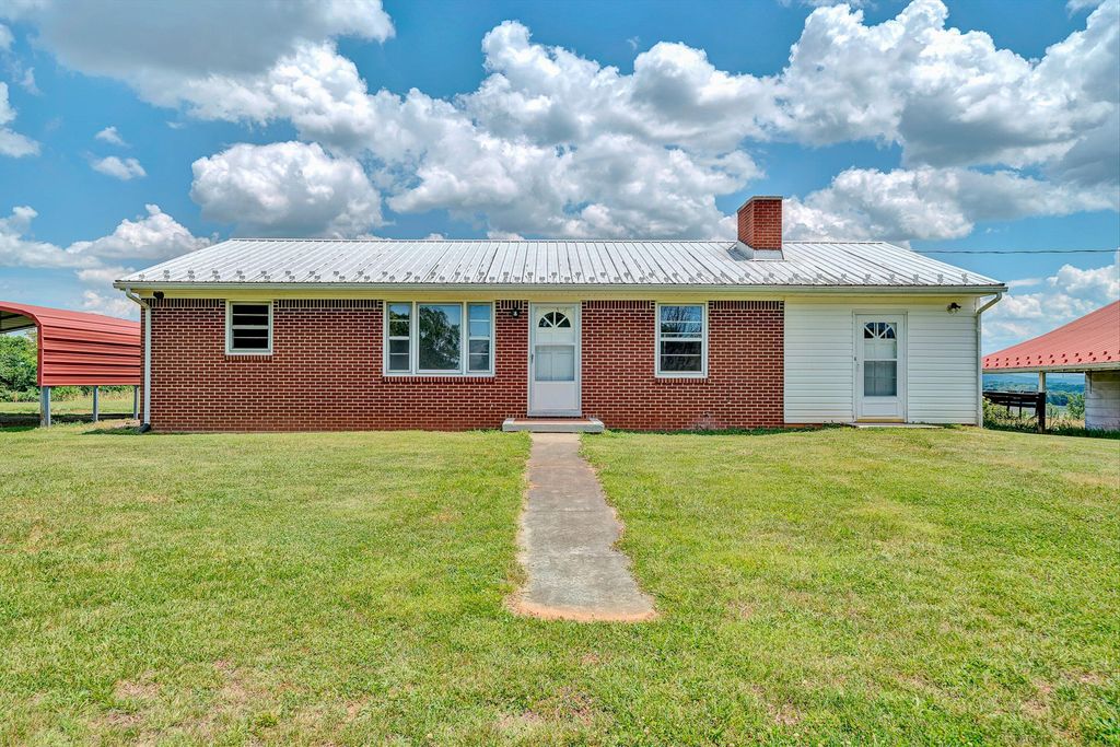 1366 Ashpone Tavern RD, Rocky Mount, VA 24151