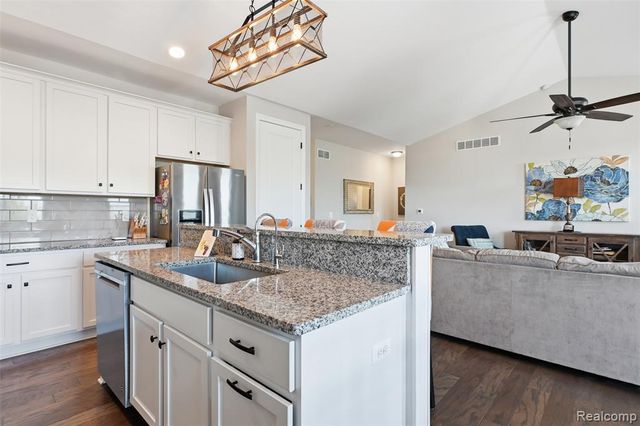 30879 Asbury Hill Court, New Hudson, MI 48165