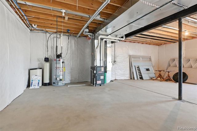 30879 Asbury Hill Court, New Hudson, MI 48165