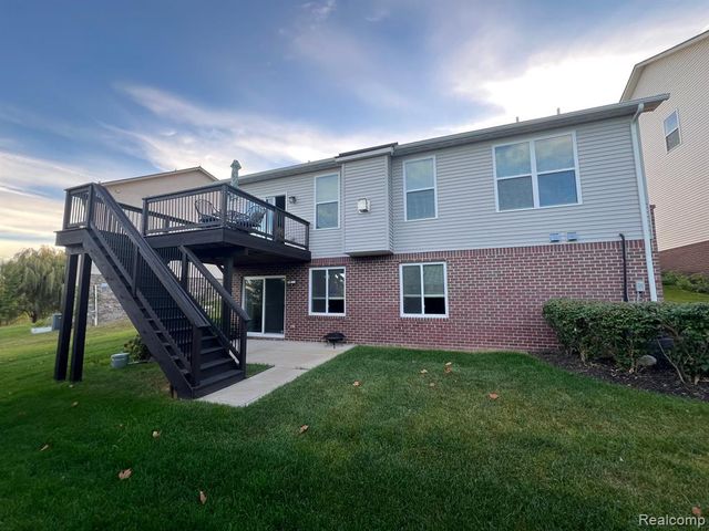 30879 Asbury Hill Court, New Hudson, MI 48165