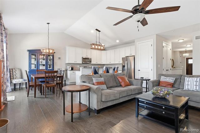 30879 Asbury Hill Court, New Hudson, MI 48165